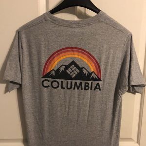 Columbia graphic T. Size M
